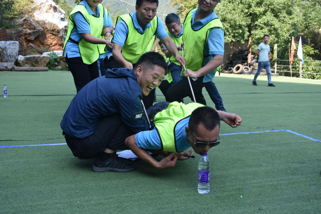 日新環(huán)境團建突破自己