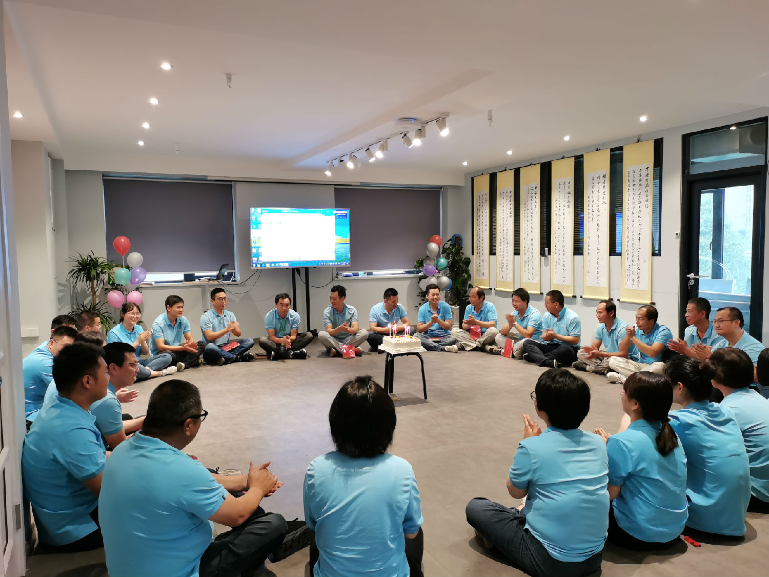 日新環(huán)境18周年，同心同行，奮斗2021！