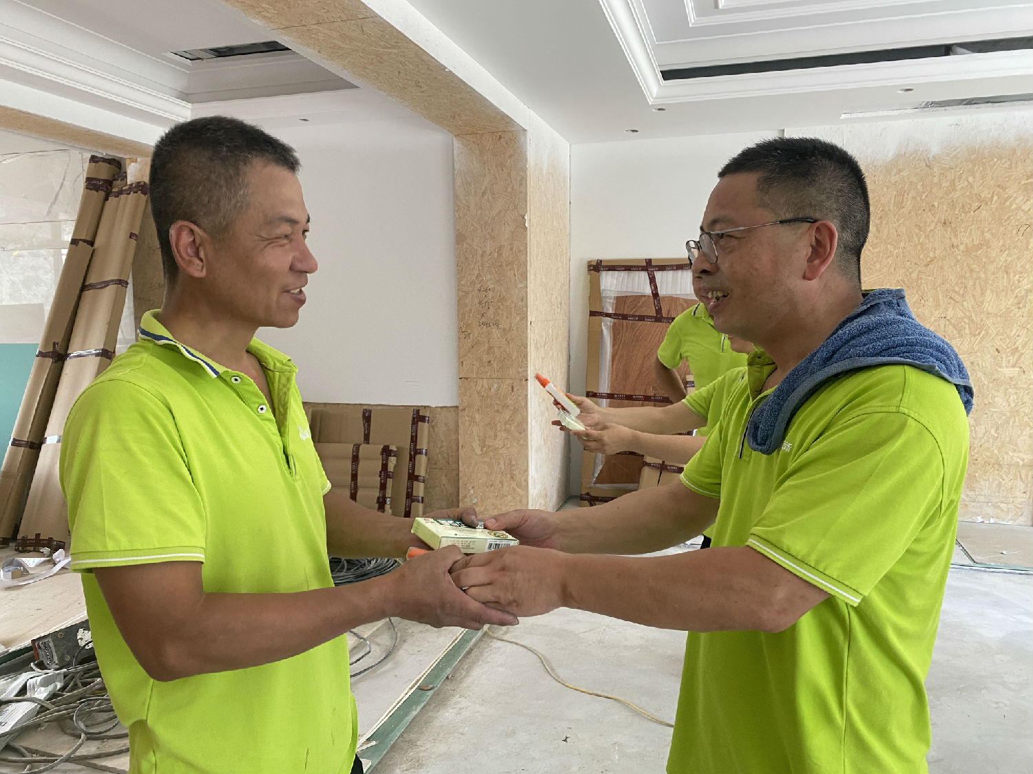 戰(zhàn)高溫 斗酷暑！日新環(huán)境開展夏日送清涼活動