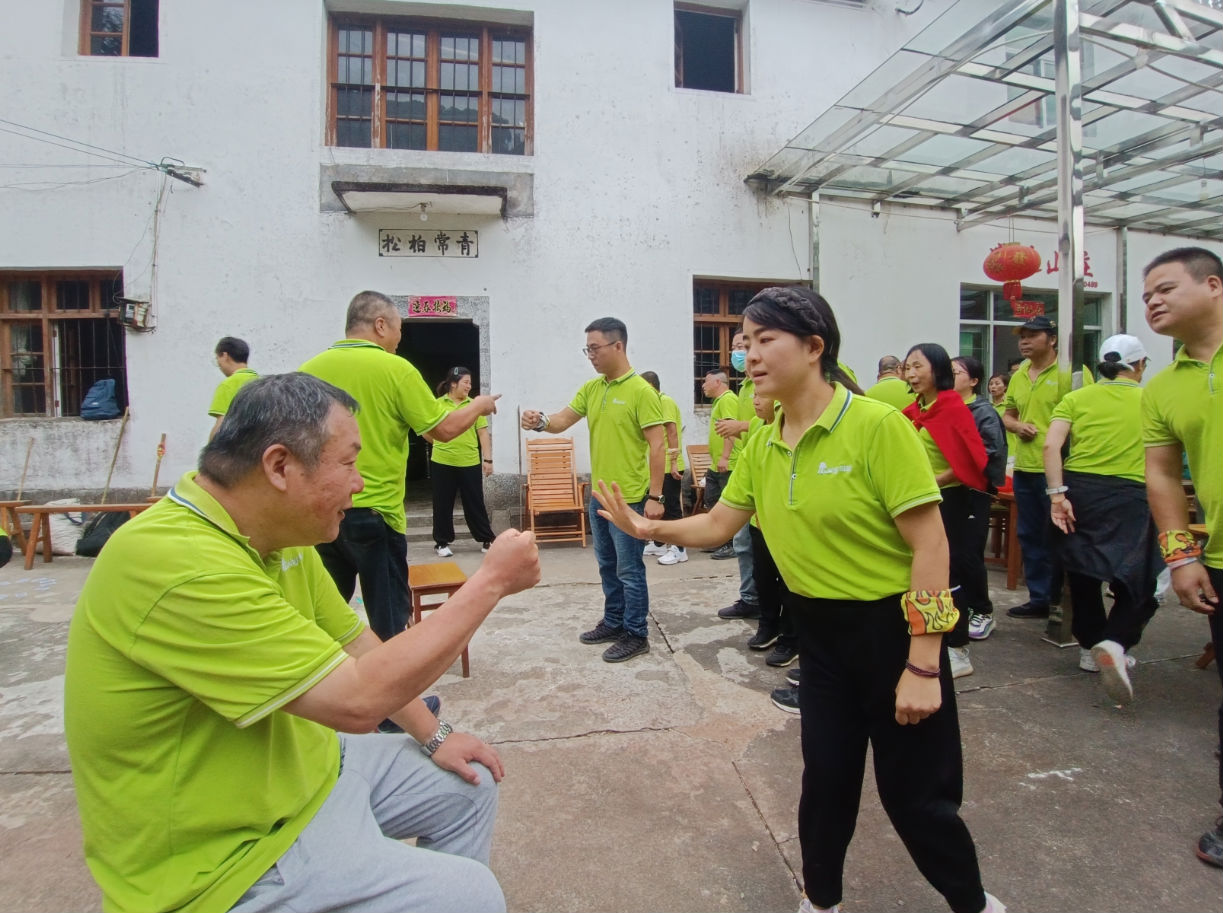 感行走力量，展日新風采，日新環(huán)境徽杭古道徒步行