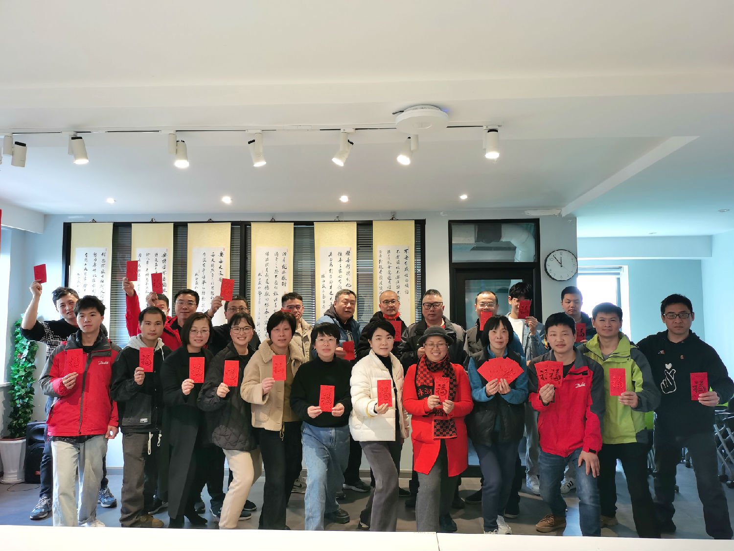 登高向上，再啟新程｜日新環(huán)境龍年開工大吉